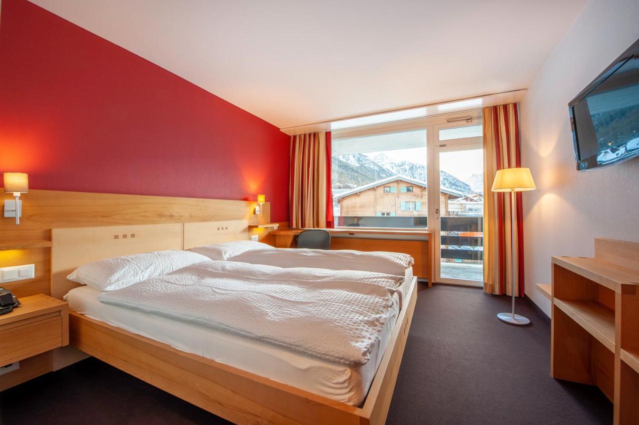 Hotel Gaedi Grachen Bagian luar foto