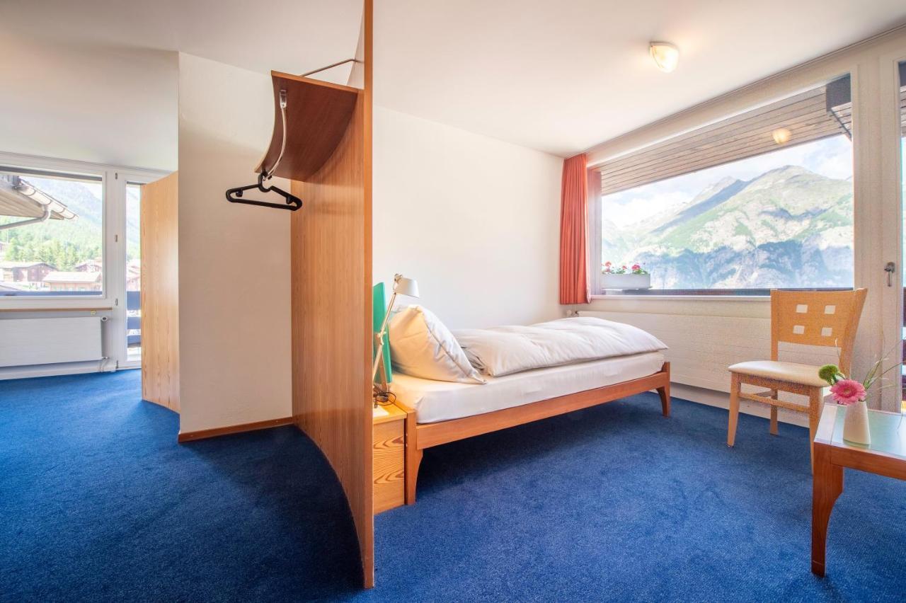 Hotel Gaedi Grachen Bagian luar foto