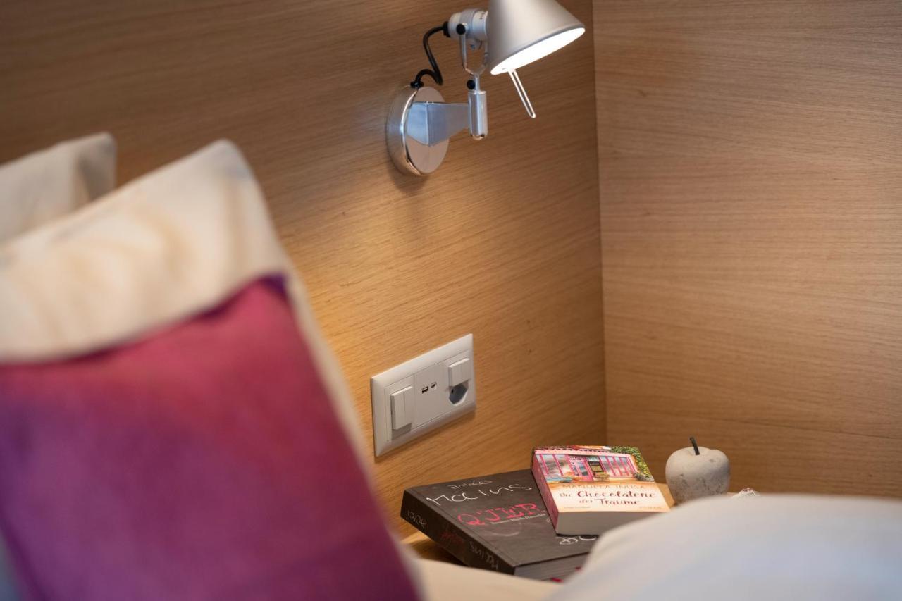 Hotel Gaedi Grachen Bagian luar foto
