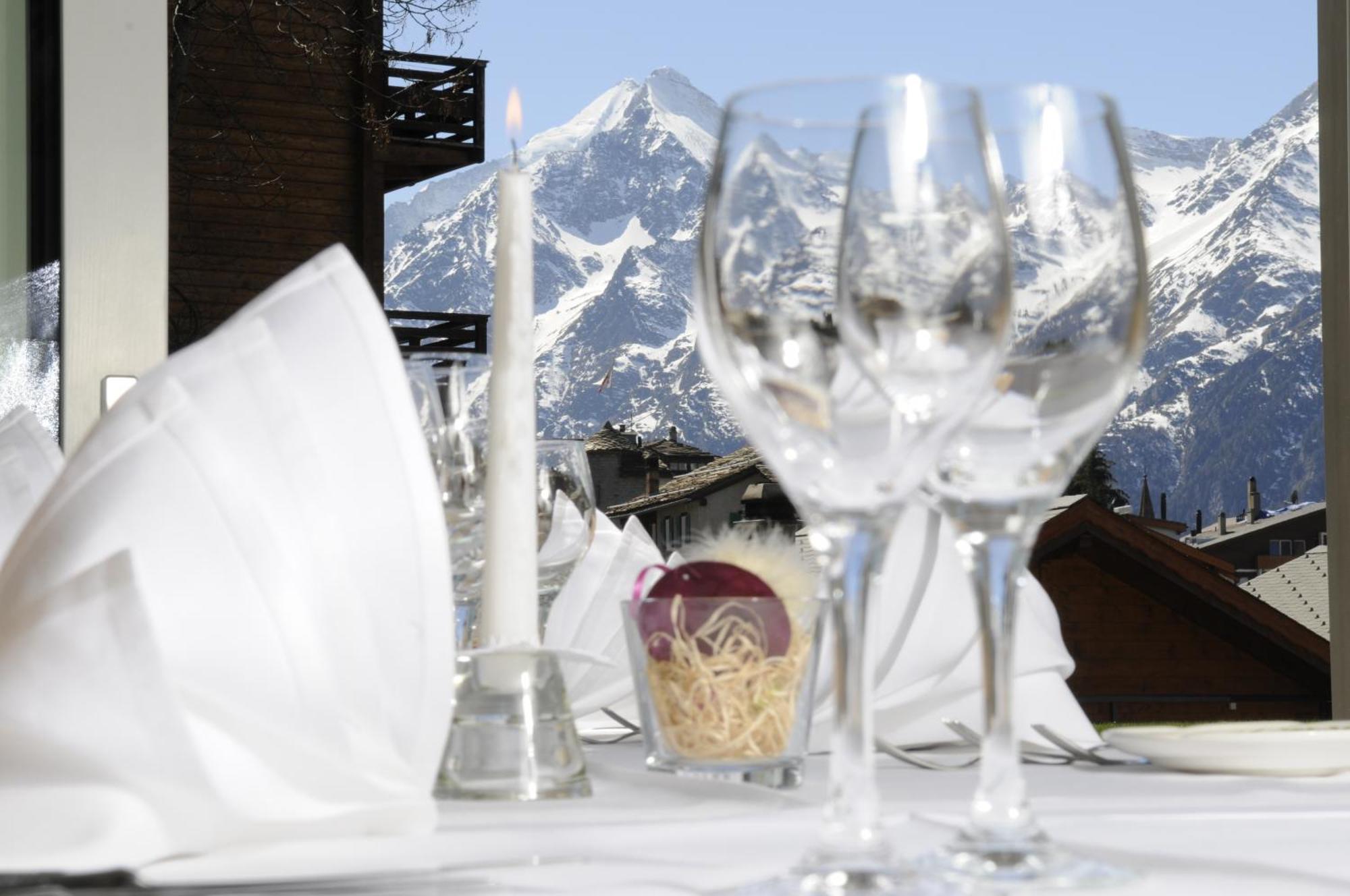 Hotel Gaedi Grachen Bagian luar foto