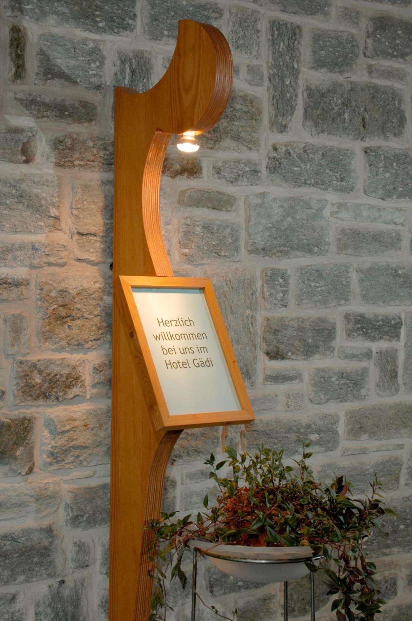 Hotel Gaedi Grachen Bagian luar foto