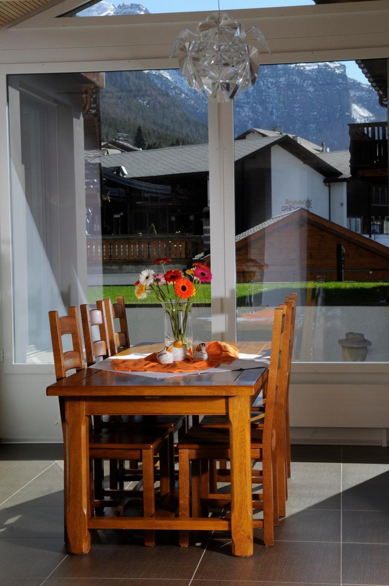 Hotel Gaedi Grachen Bagian luar foto